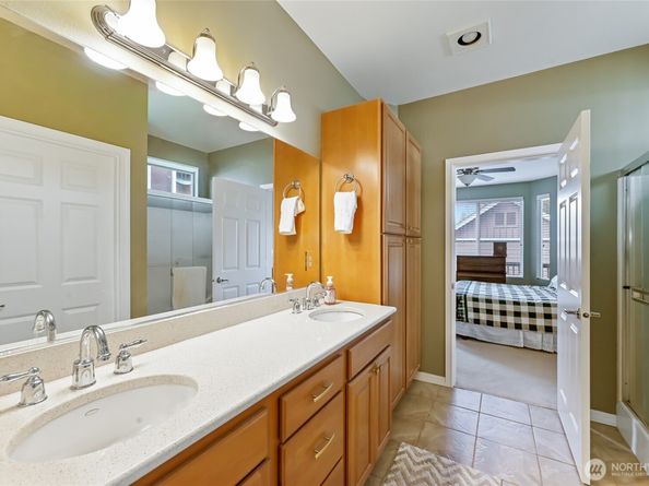 13841 231st Lane NE, Redmond WA 98053