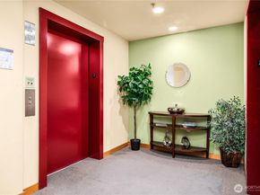 827 Hiawatha Place S 204, Seattle WA 98144