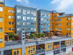 827 Hiawatha Place S 204, Seattle WA 98144