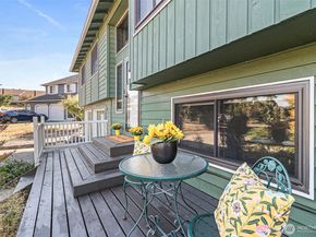 1205 S 236th Place, Des Moines WA 98198