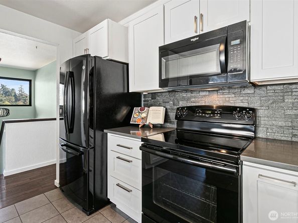 1205 S 236th Place, Des Moines WA 98198