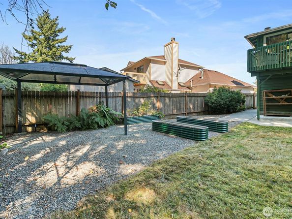 1205 S 236th Place, Des Moines WA 98198