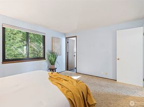 1205 S 236th Place, Des Moines WA 98198