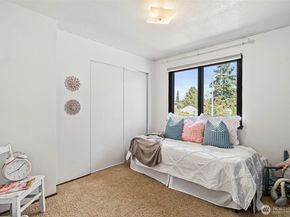 1205 S 236th Place, Des Moines WA 98198