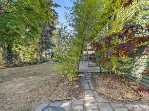 1205 S 236th Place, Des Moines WA 98198