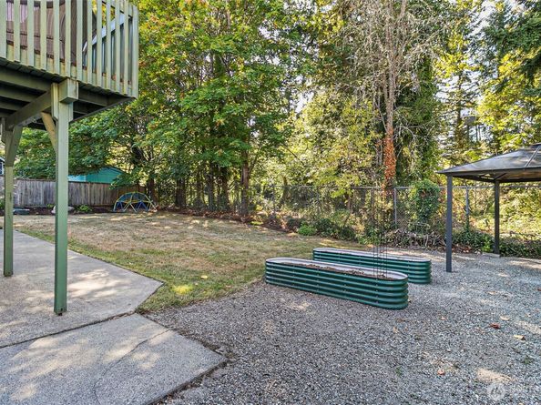 1205 S 236th Place, Des Moines WA 98198