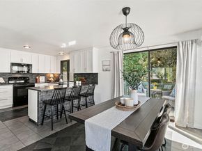 1205 S 236th Place, Des Moines WA 98198