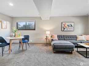 1205 S 236th Place, Des Moines WA 98198