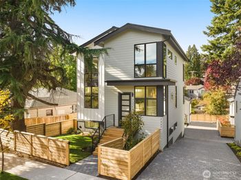 7335 & 7335B 21st Avenue NE