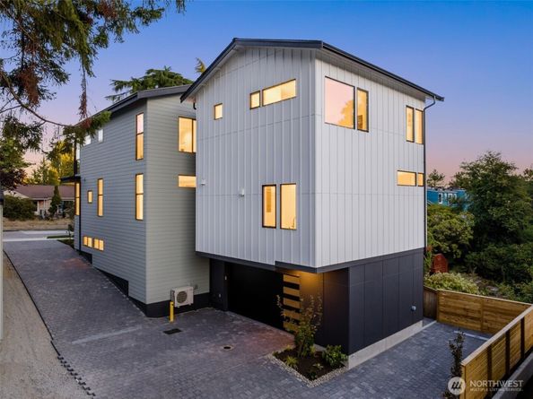 7335 & 7335B 21st Avenue NE, Seattle WA 98115