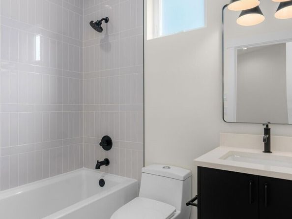 7335 & 7335B 21st Avenue NE, Seattle WA 98115