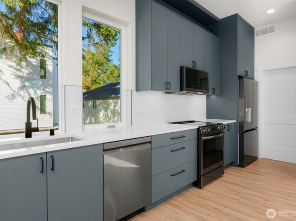 7335 & 7335B 21st Avenue NE, Seattle WA 98115