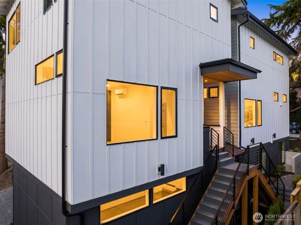 7335 & 7335B 21st Avenue NE, Seattle WA 98115