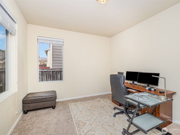 1162 32nd Place NE, Auburn WA 98002