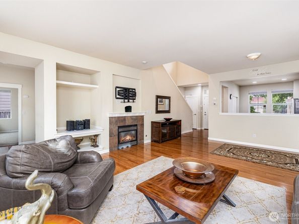 1162 32nd Place NE, Auburn WA 98002