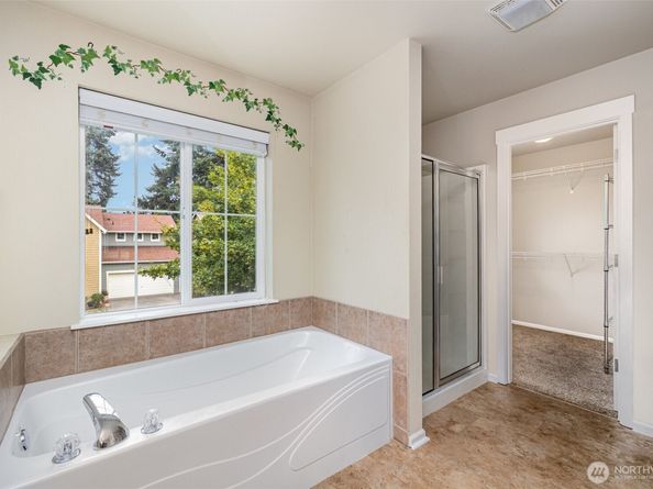 1162 32nd Place NE, Auburn WA 98002