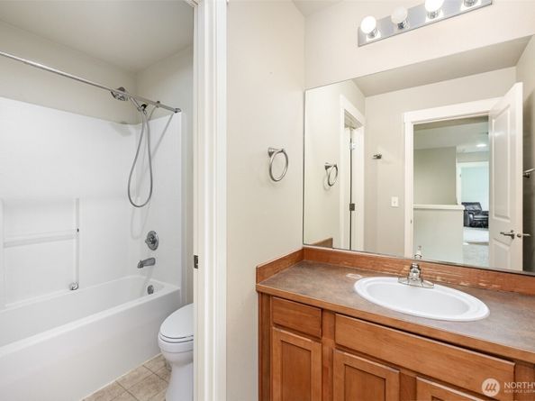 1162 32nd Place NE, Auburn WA 98002