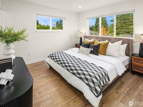 13707 B 1st Avenue NE, Seattle WA 98125