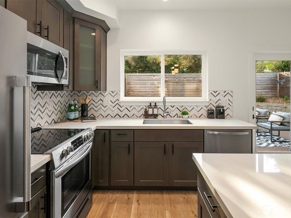 13707 B 1st Avenue NE, Seattle WA 98125