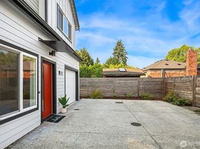 13707 B 1st Avenue NE, Seattle WA 98125