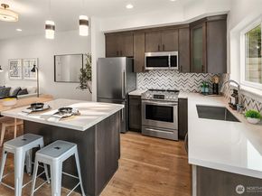 13707 B 1st Avenue NE, Seattle WA 98125