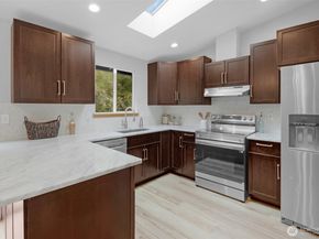 1806 131st Drive NE, Lake Stevens WA 98258
