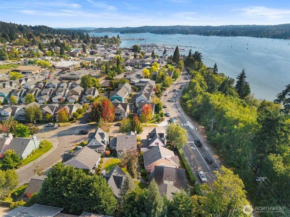 32 NE Sunset Street, Poulsbo WA 98370