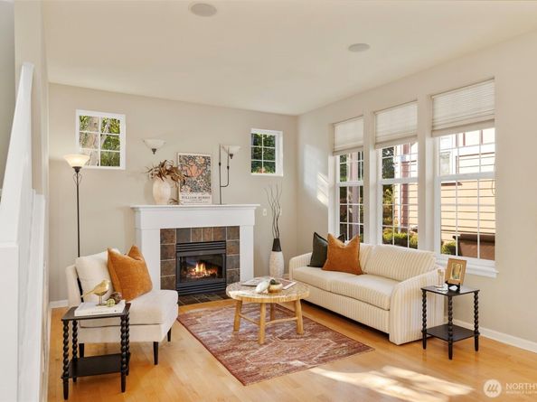 32 NE Sunset Street, Poulsbo WA 98370