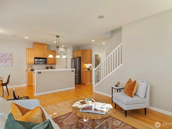 32 NE Sunset Street, Poulsbo WA 98370