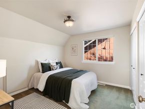 32 NE Sunset Street, Poulsbo WA 98370
