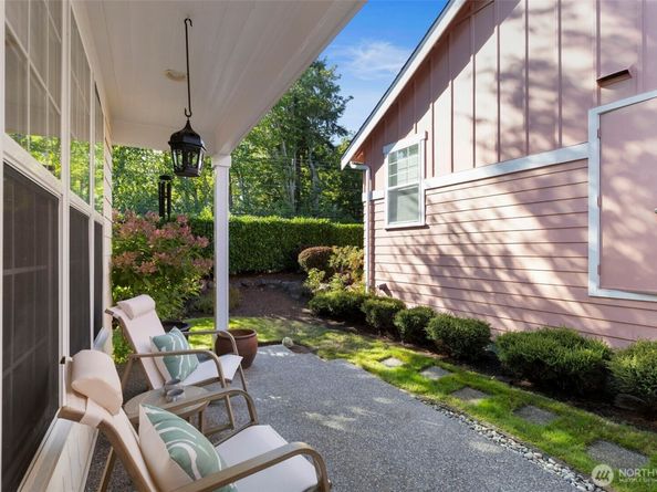 32 NE Sunset Street, Poulsbo WA 98370