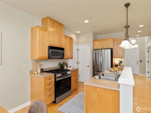 32 NE Sunset Street, Poulsbo WA 98370