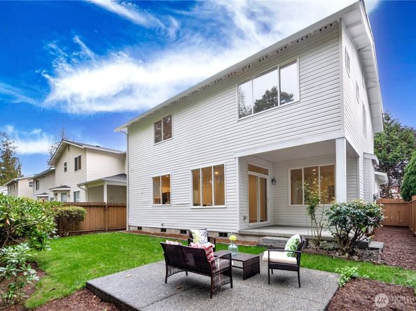 465 Field Place NE, Renton WA 98059