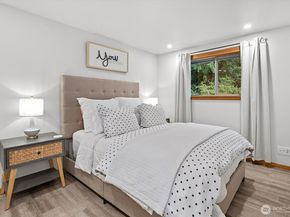 16704 NE 97th Street, Redmond WA 98052