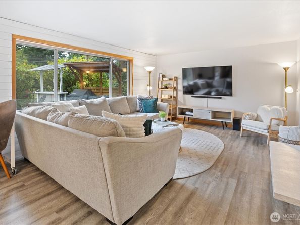 16704 NE 97th Street, Redmond WA 98052
