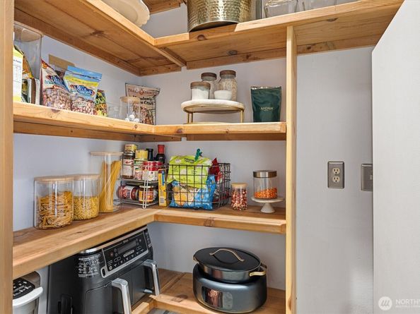 16704 NE 97th Street, Redmond WA 98052