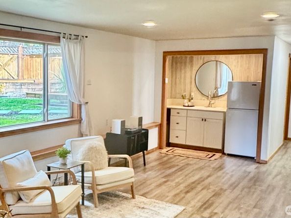 16704 NE 97th Street, Redmond WA 98052