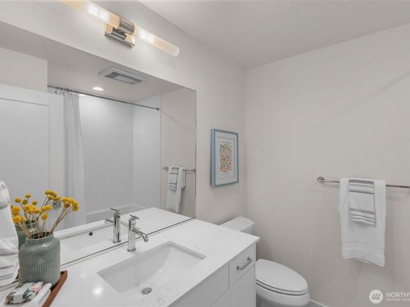 8337 C 12th Avenue NW, Seattle WA 98117