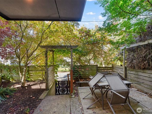 902 13th Avenue, Seattle WA 98122
