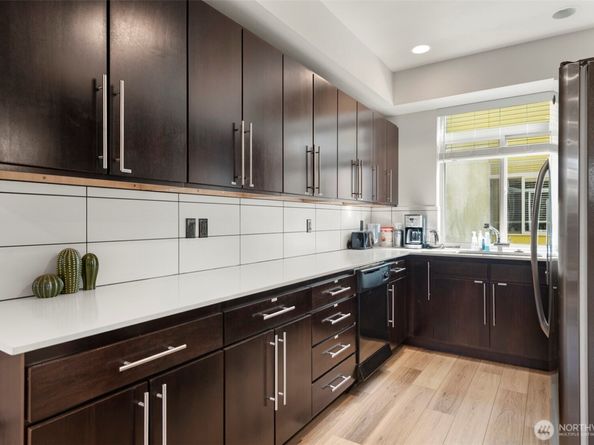902 13th Avenue, Seattle WA 98122