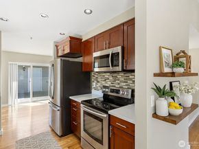 901 E Marine View Drive 201, Everett WA 98201