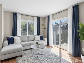 901 E Marine View Drive 201, Everett WA 98201