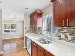 901 E Marine View Drive 201, Everett WA 98201