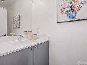 1928 B 10th Avenue W, Seattle WA 98119