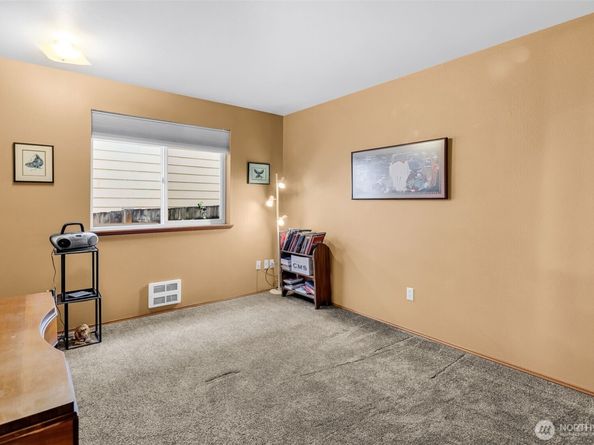 10513 Whitman Avenue N, Seattle WA 98133