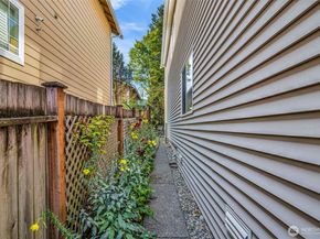 10513 Whitman Avenue N, Seattle WA 98133
