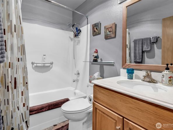 10513 Whitman Avenue N, Seattle WA 98133