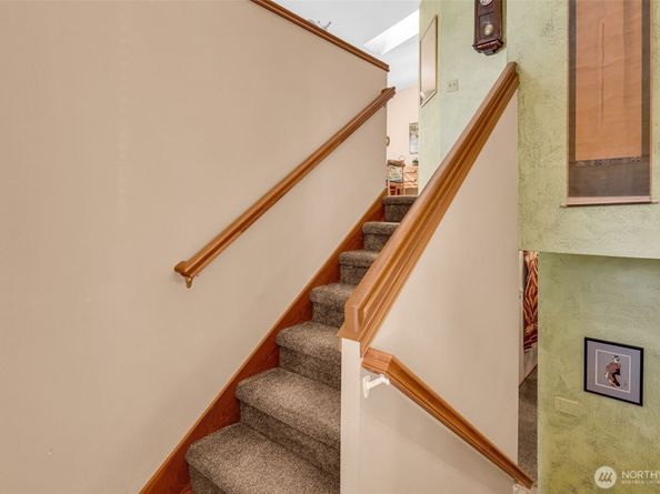 10513 Whitman Avenue N, Seattle WA 98133