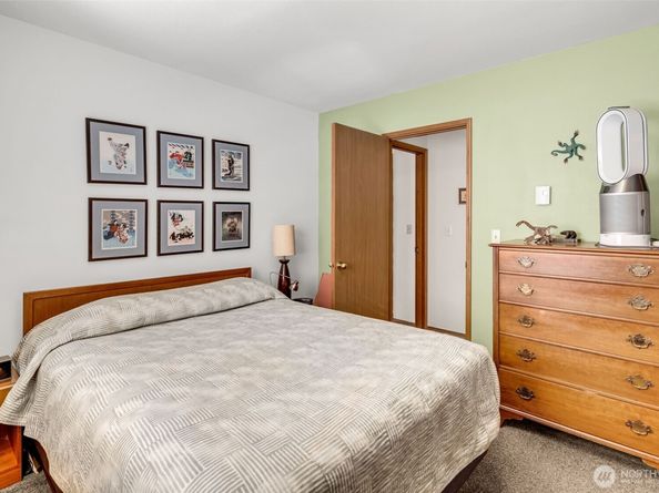 10513 Whitman Avenue N, Seattle WA 98133
