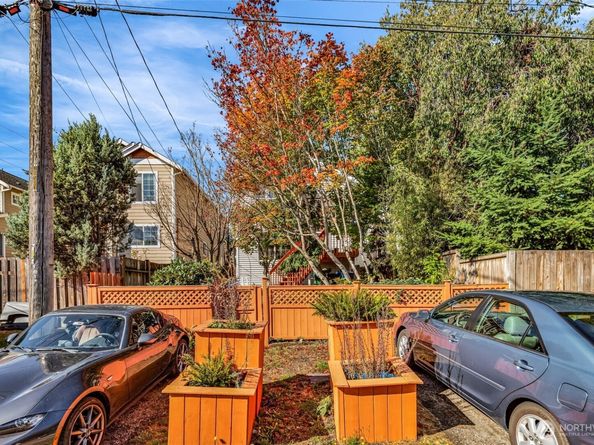 10513 Whitman Avenue N, Seattle WA 98133